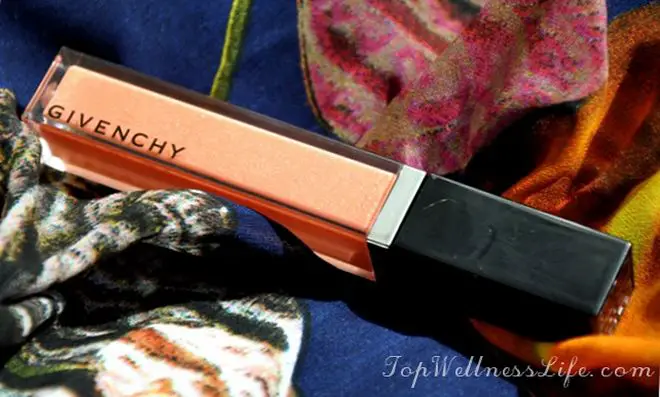 Givenchy Gloss Interdit Ultra-Shiny Color Plumping Effect
