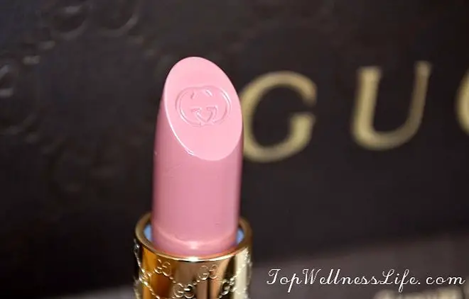 Intelligent and ethereal Gucci Luxurious Moisture-rich Lipstick.files 1