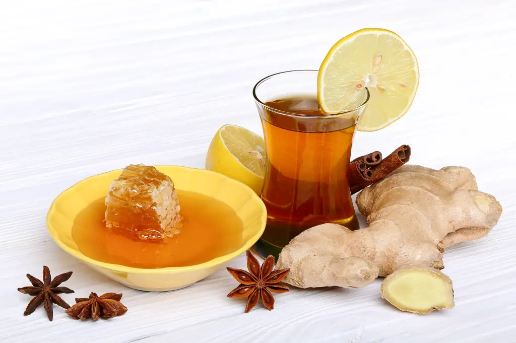 Tea with ginger, honey, lemon and spices