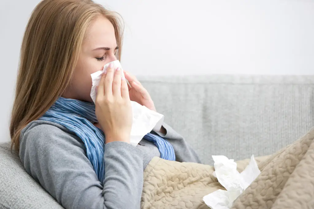 With the onset of cool and humid days, many people suffer from colds